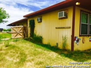 821 S Main St, Cotulla, TX 78014